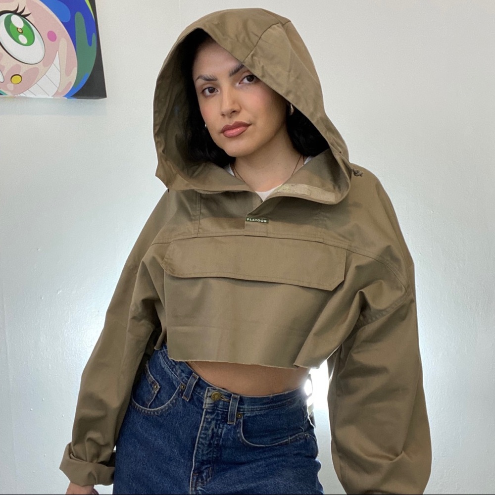 🌼Cropped Beige Pop over